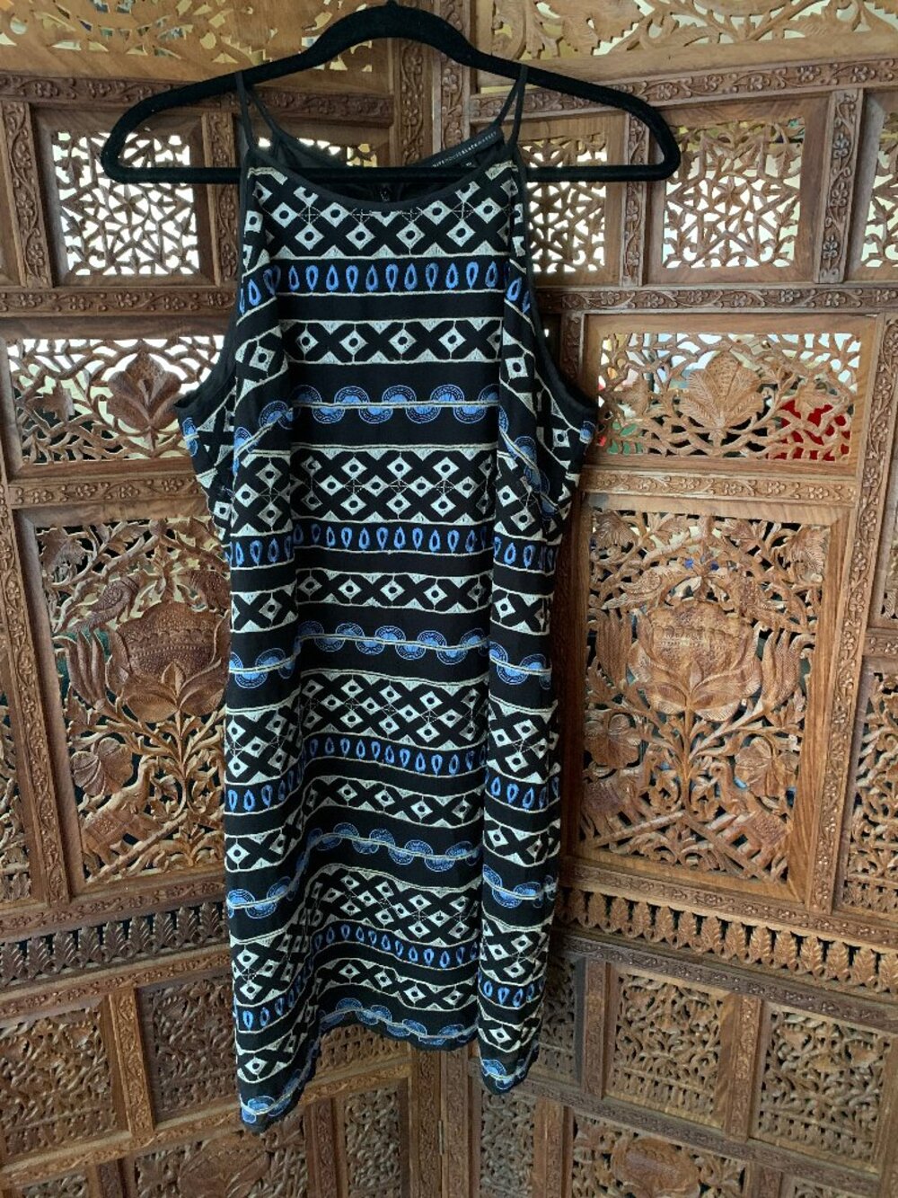 White House Black Market Embroidered Dress Size 10